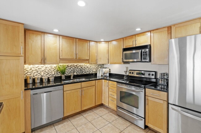 Kitchen - 110 1st Ave NE Unit F1202