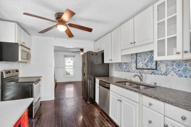 Photo - 3008 Lakeshore Dr