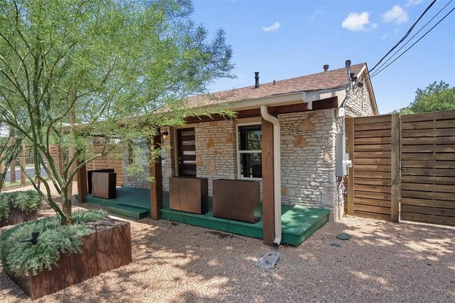 Photo - 1147 Webberville Rd