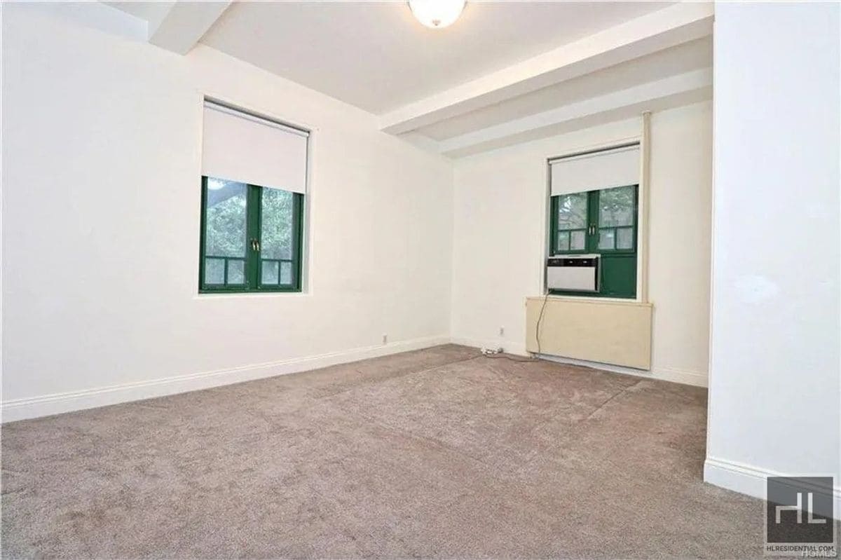 Photo - E Tremont Ave Unit 4