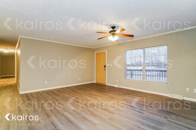 Photo - 948 Northbrook Ct