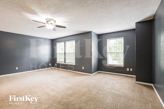 10735 Cyrus Dr