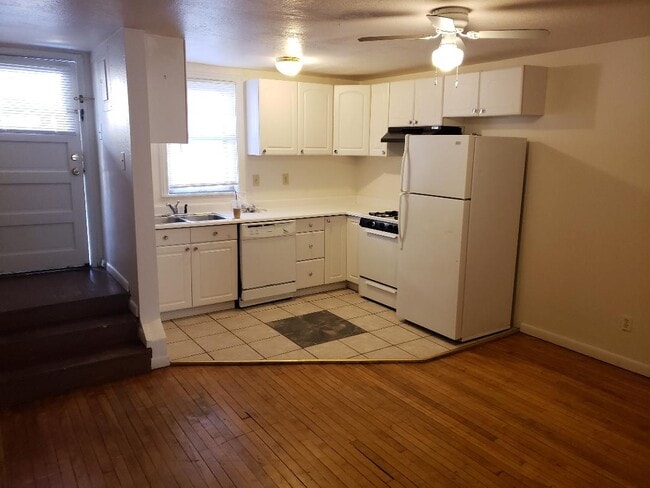 Building Photo - 856 Garfield Ave Unit 1