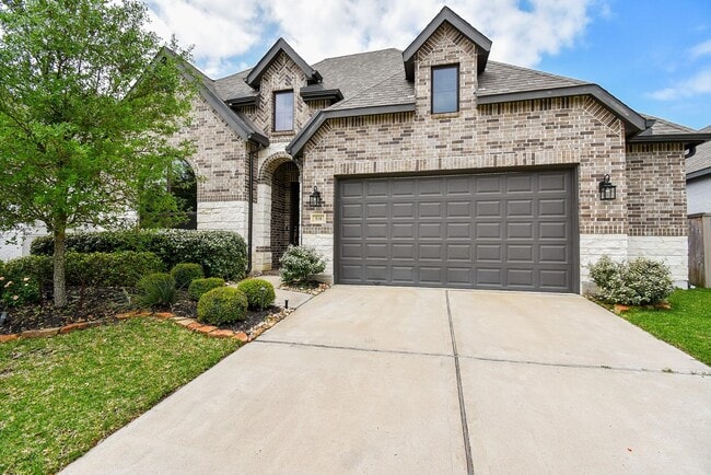 Building Photo - 518 Bedias Creek Dr