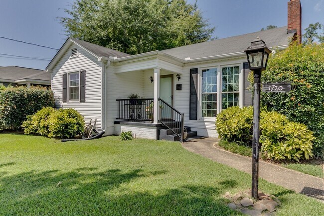 Photo - Beautiful 2 Bed 1 Bath Available in August!