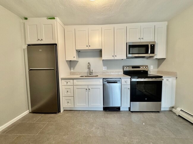 Building Photo - 91 Spring St Unit B4