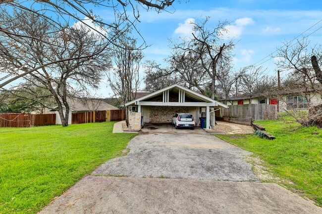 "Charming 2 Bed Apartment in Austin, TX wi... - "Charming 2 Bed Apartment in Austin, TX wi... Unit A