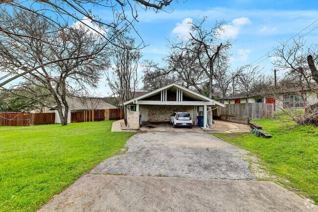 Building Photo - "Charming 2 Bed Apartment in Austin, TX wi... Unit A