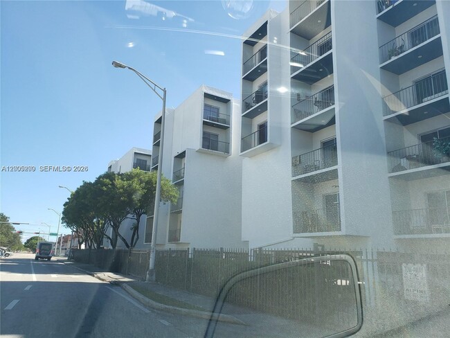 Building Photo - 4550 W 16th Ave Unit 301