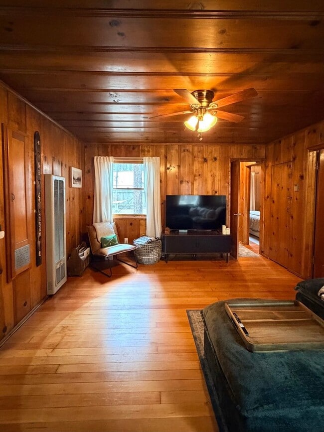 Photo - 3396 Freel St