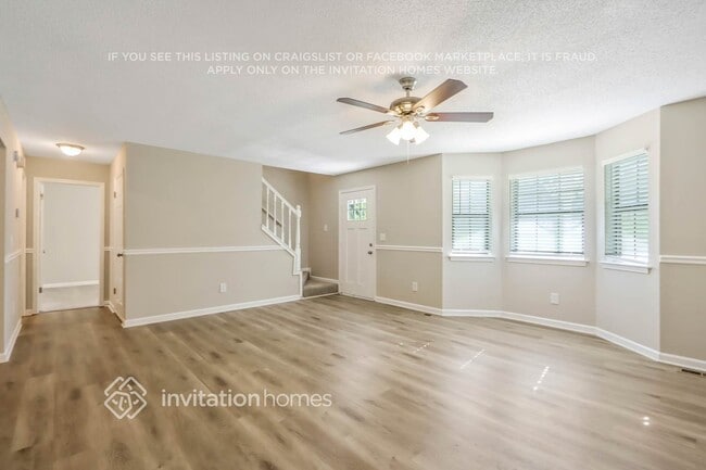 Photo - 155 Russell Dr