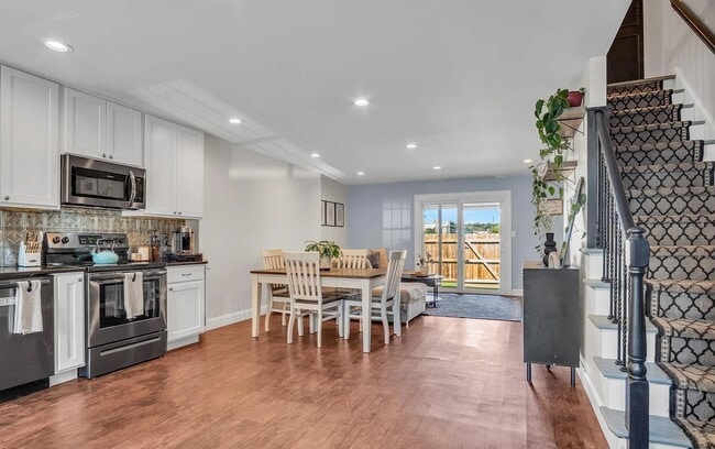 Photo - 951 E Maple St