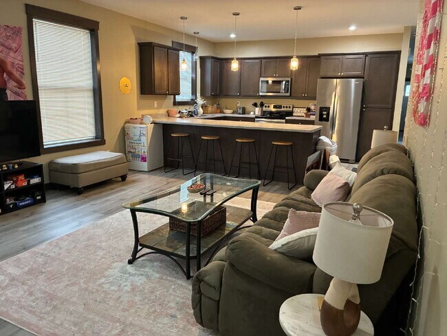 Photo - 5 Bed 3 Bath close to UWEC, bike trails, Carson Park, and The Sonnentag! Unit 2