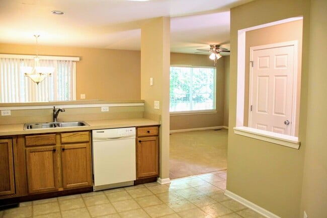 Photo - 2 Bedroom Lakemoor Townhome!