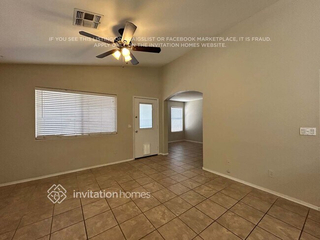 Photo - 12910 W Holly St