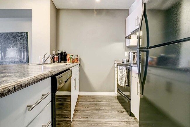 Photo - Emerald Hills Apartments