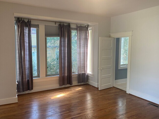 Photo - Vanderbilt Place - Wonderful Location 3 bedrooms/3 1/2 baths