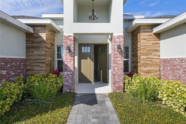 208 SNOWY ORCHID Way