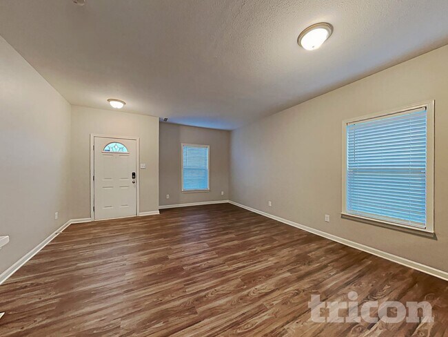Photo - 807 Chastain Ave