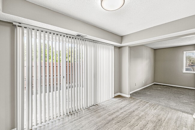 Photo - Oakbrook Village Apartments