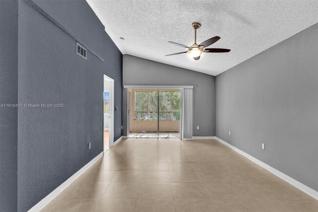 Photo - 2850 N Oakland Forest Dr Unit 313