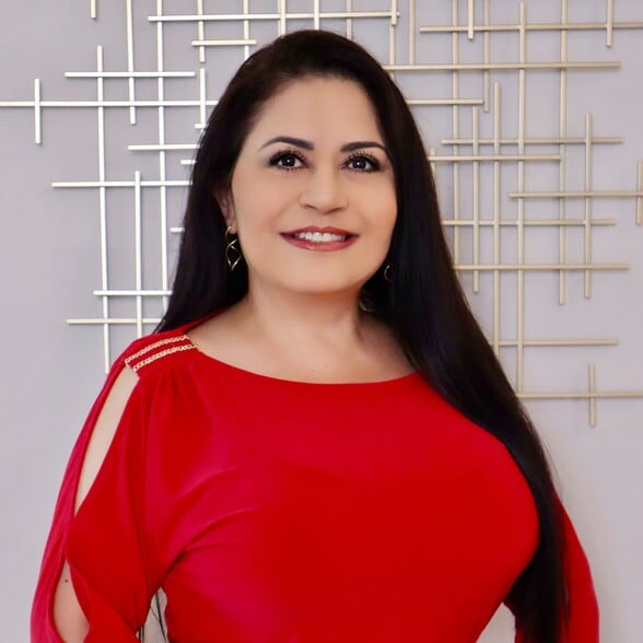 Laura Bello