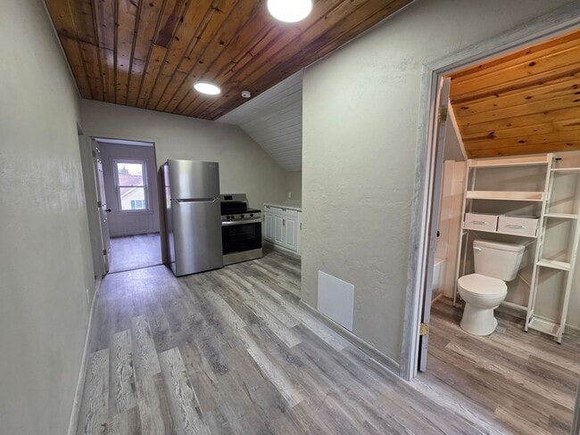 Photo - 618 North St Unit #B