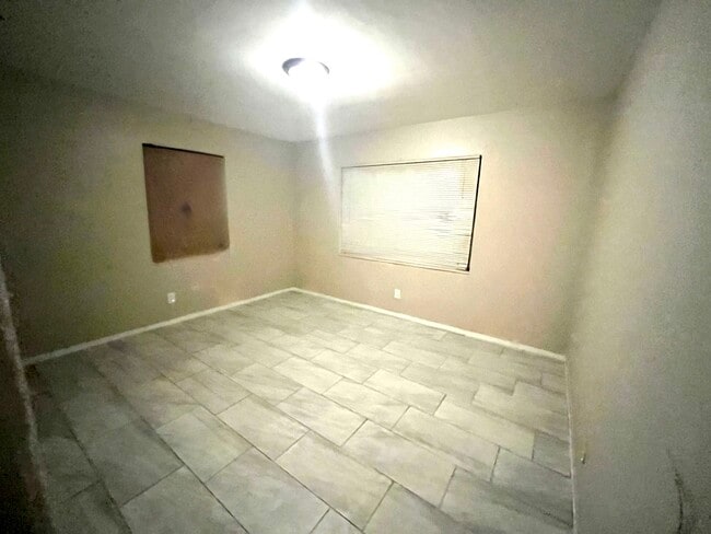 Photo - 1900 45th St S