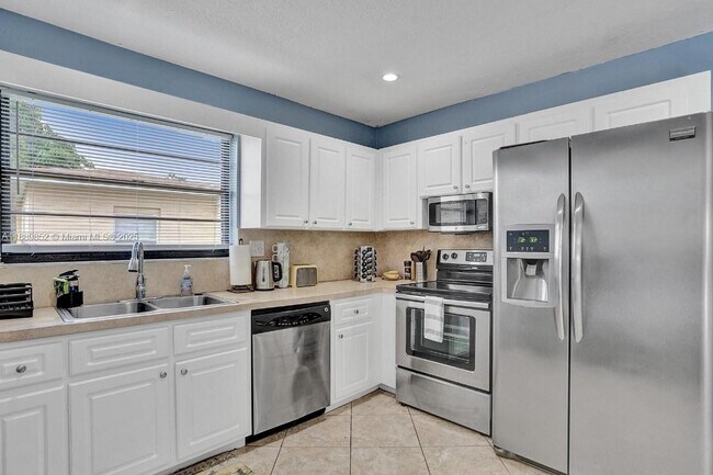Photo - 208 SW 2nd Ave