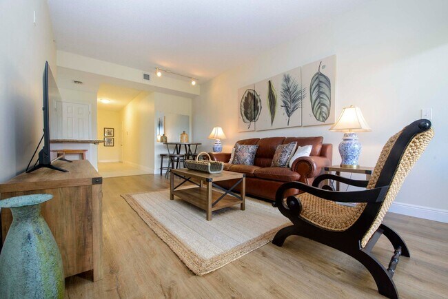 Building Photo - 2080 Greenview Shores Blvd Unit 414