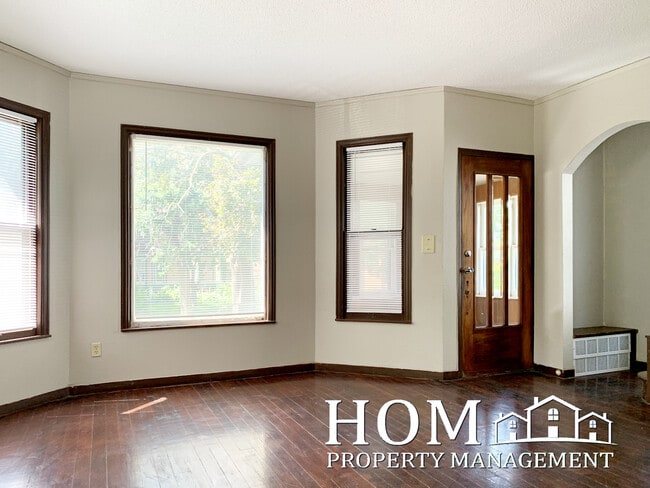 Photo - 127 Center St