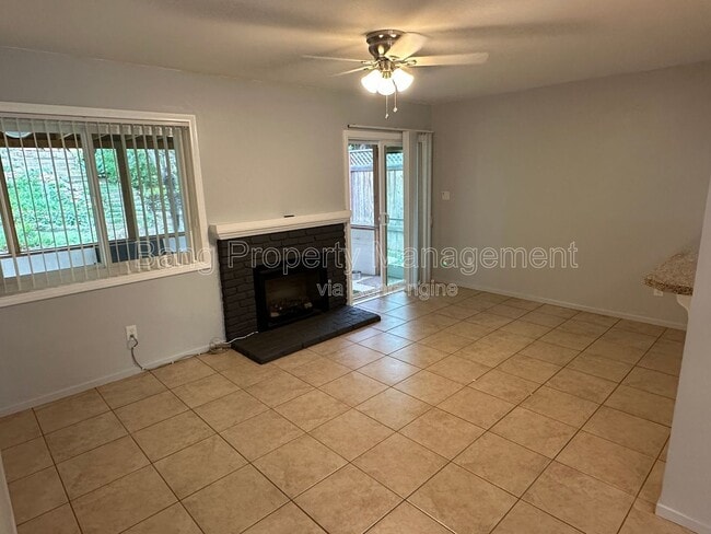 Photo - 4859 Campanile Dr