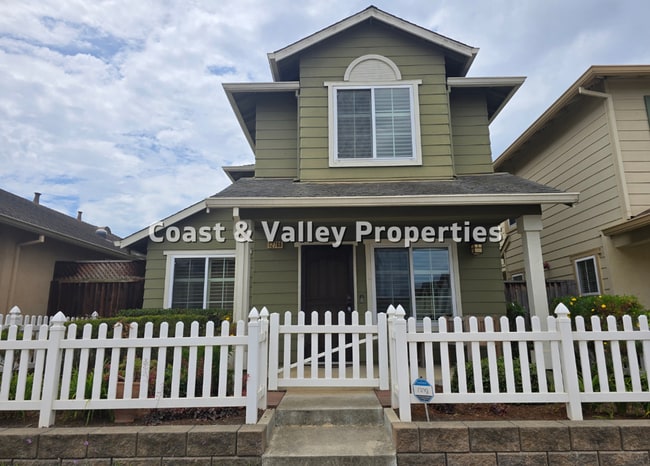Building Photo - Salinas Home for RENT!!!