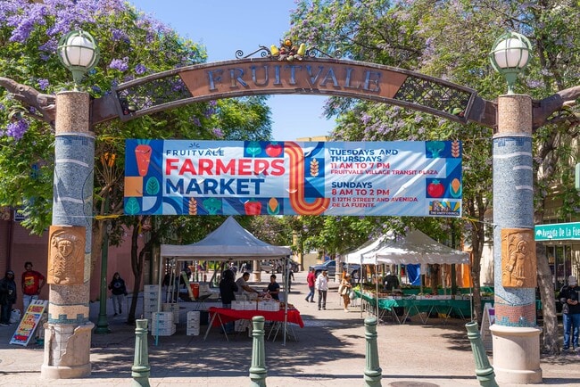 Photo - 2701 High Street