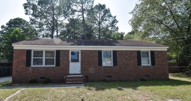 Building Photo - Coming Soon! Updated 3 Bedroom and 1.5 Bat...