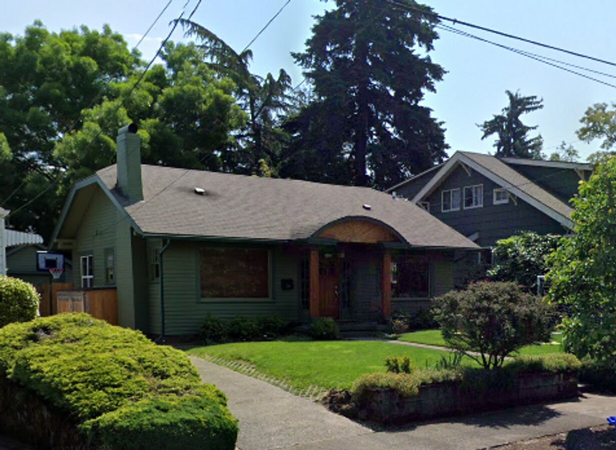 4 bed 2 bath NE Portland home - 4 bed 2 bath NE Portland home