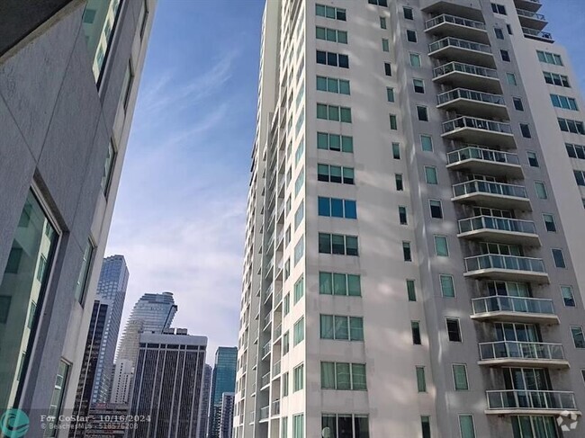 Building Photo - 244 Biscayne Blvd Unit 1510 Rental