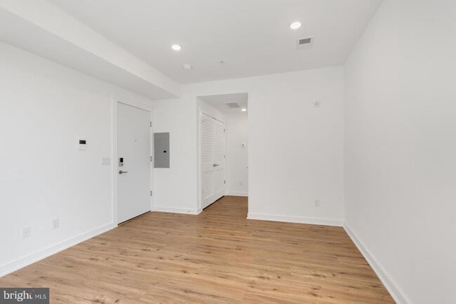 Photo - 304 Master St Unit 3