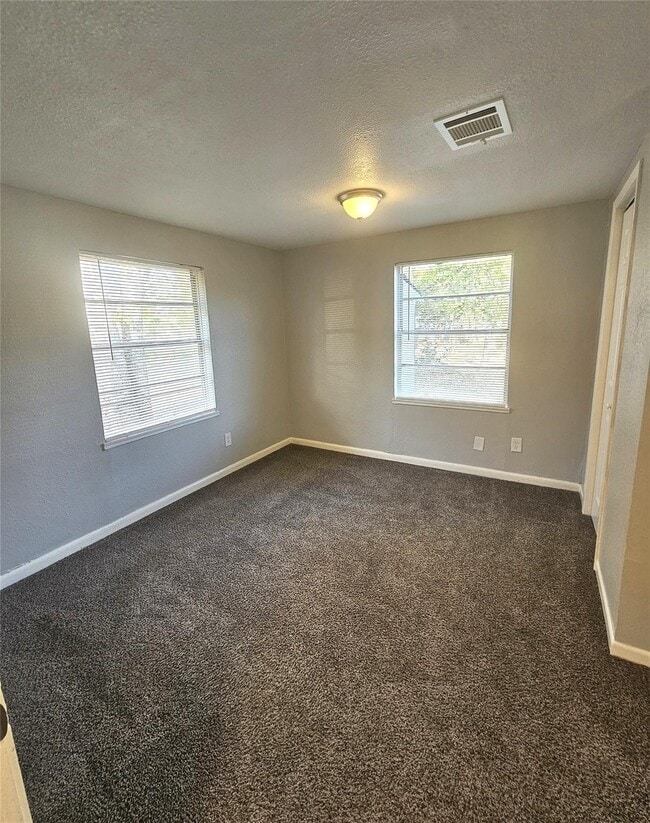 Photo - 2919 Letulle Ave