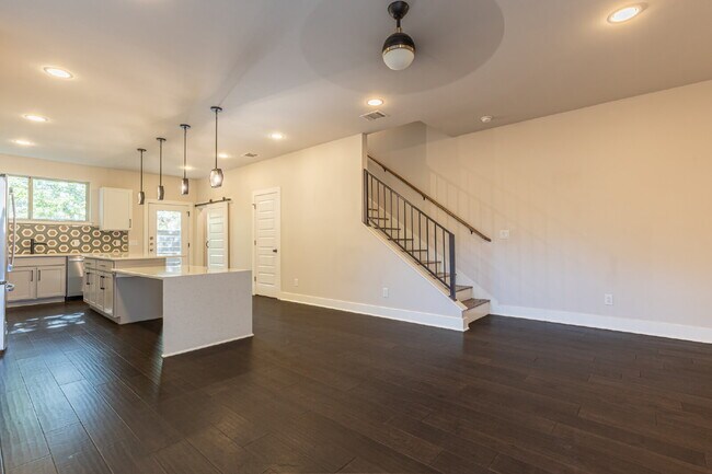 Photo - 130 Rose Ln Unit 202