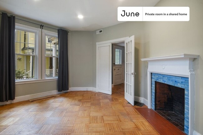 Photo - Room in Shared 7 bed/2.5 bath home Unidad A