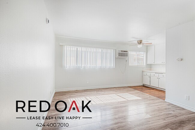 Photo - Welcoming Studio with Included Kitchen App... Unidad 5