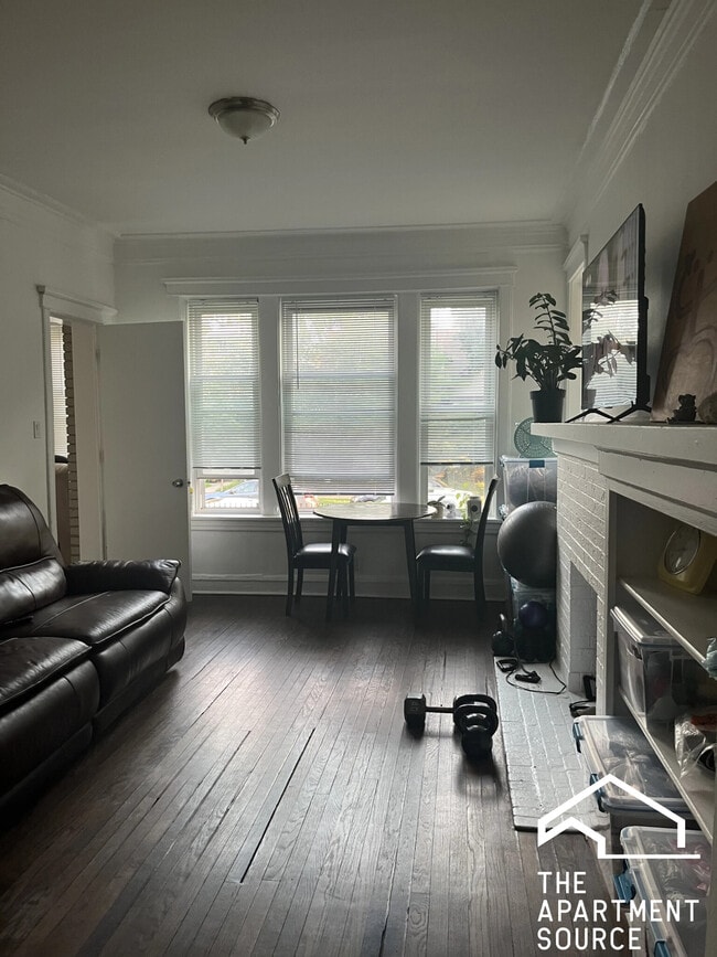 Building Photo - 1542 W Birchwood Ave Unit 1 Rental
