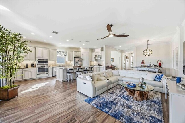 Photo - 5400 Manchini St