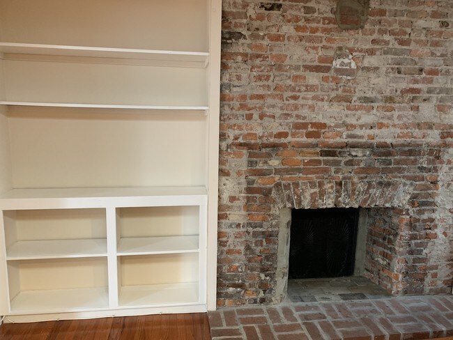 217 Vine St Unit Old City FANTASTIC Studio