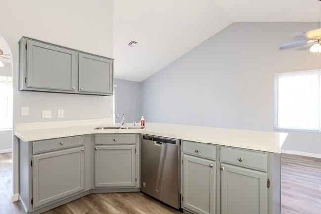 Photo - 4504 N 106th Ave