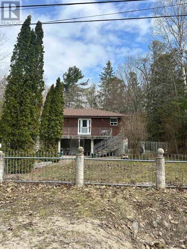 Photo - 61 Cedarlane Dr