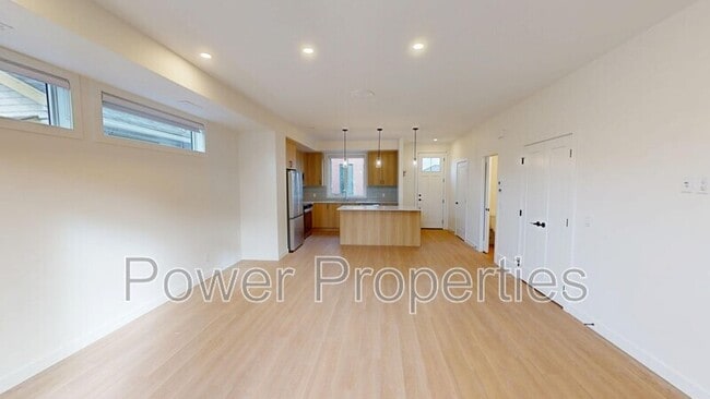 Photo - 1336-210 10 Ave SE