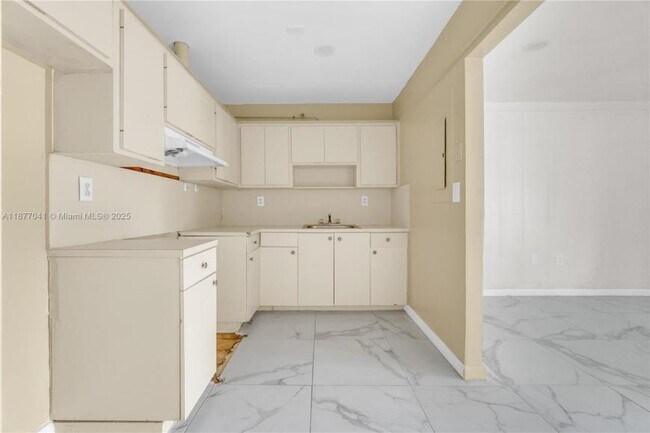 Photo - 3 bedroom in West Park FL 33023