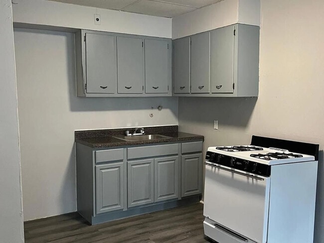 Building Photo - 365 12th Ave Rental